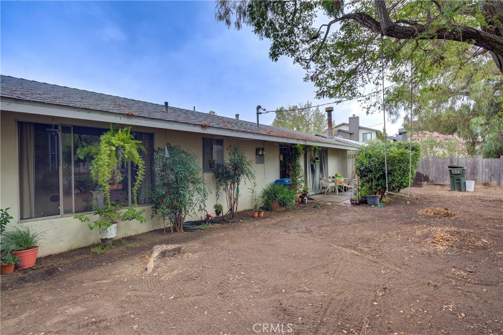 1544 Oak