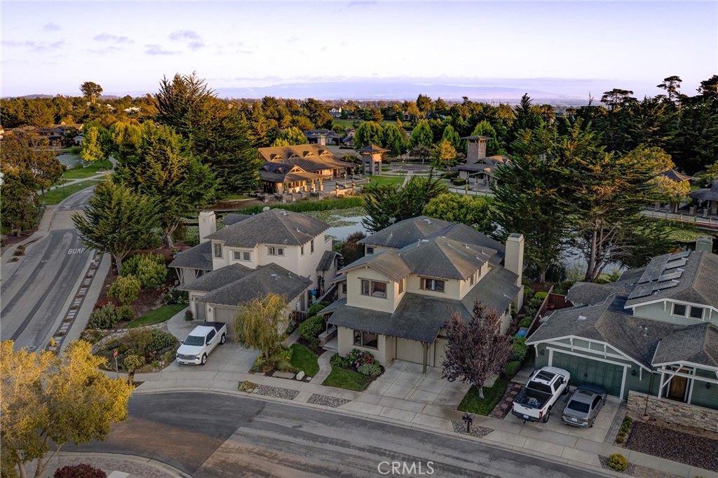 2303 Sanderling Court