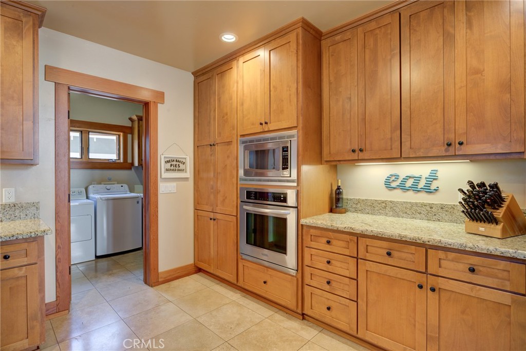 2303 Sanderling Court