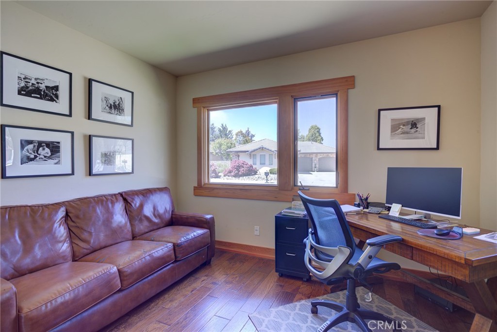 2303 Sanderling Court