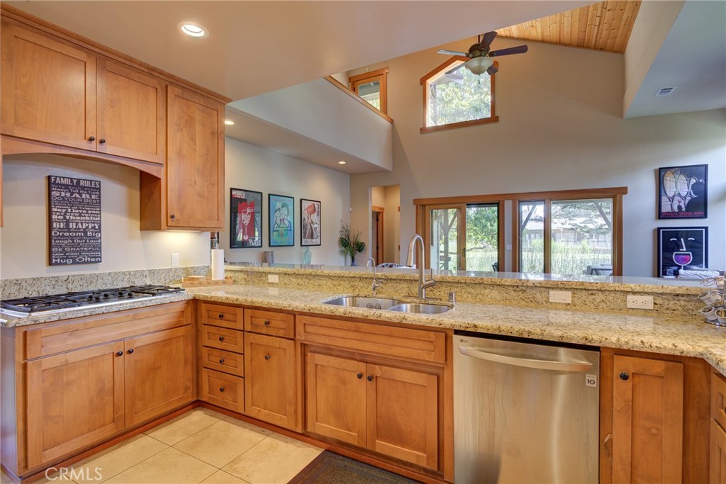 2303 Sanderling Court
