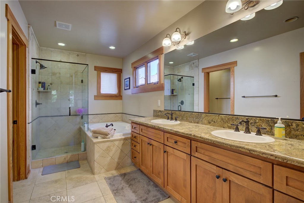 2303 Sanderling Court