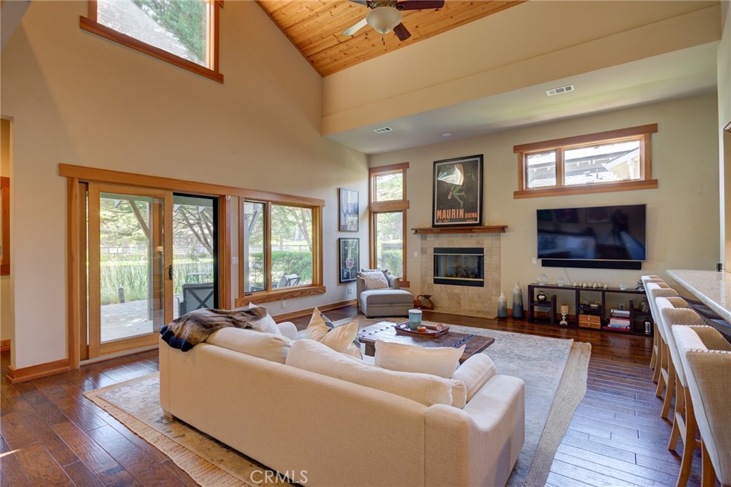2303 Sanderling Court