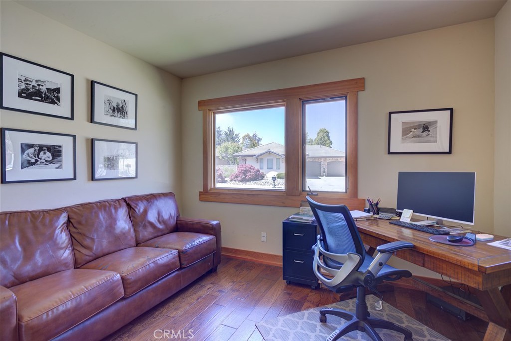 2303 Sanderling Court