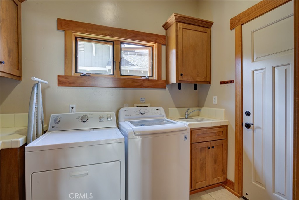 2303 Sanderling Court