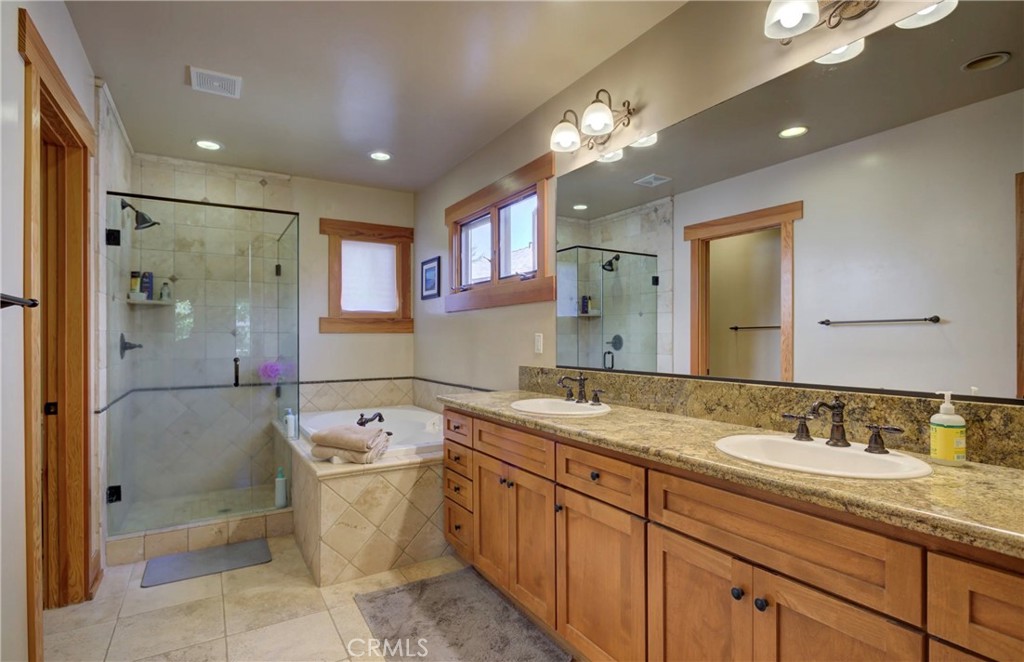 2303 Sanderling Court