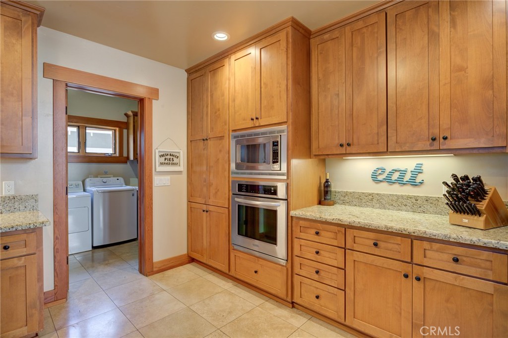 2303 Sanderling Court