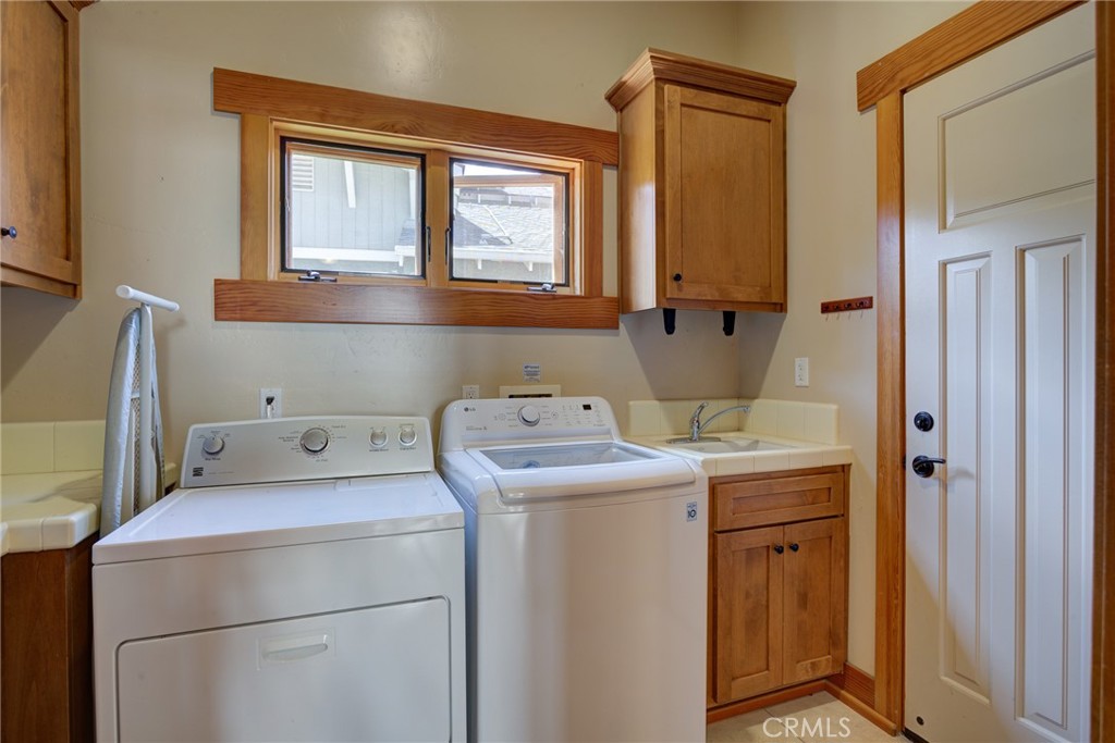 2303 Sanderling Court