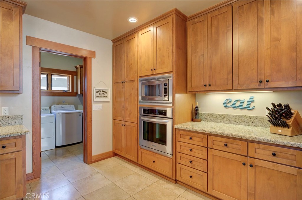 2303 Sanderling Court