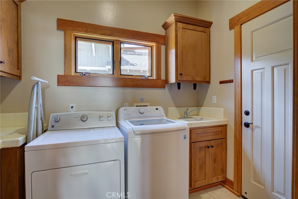 2303 Sanderling Court
