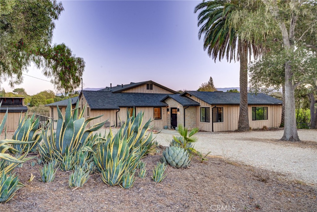 970 College Canyon