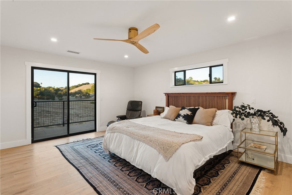 970 College Canyon