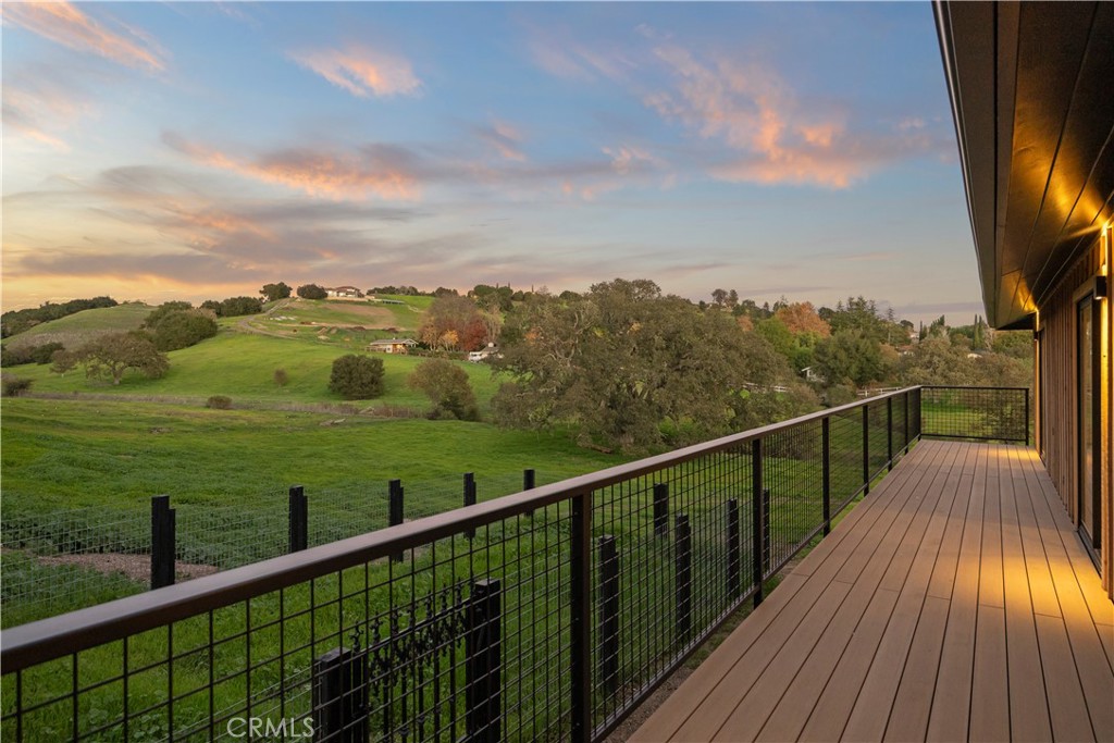 970 College Canyon