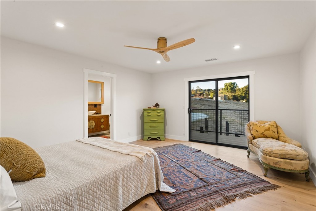 970 College Canyon