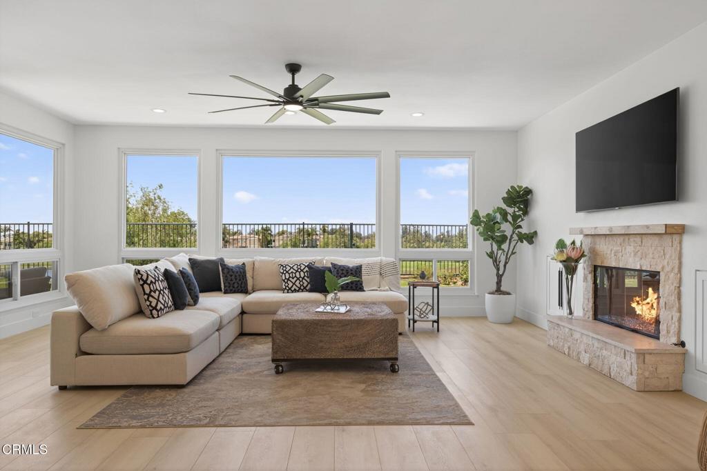 2967 Avenida De Autlan