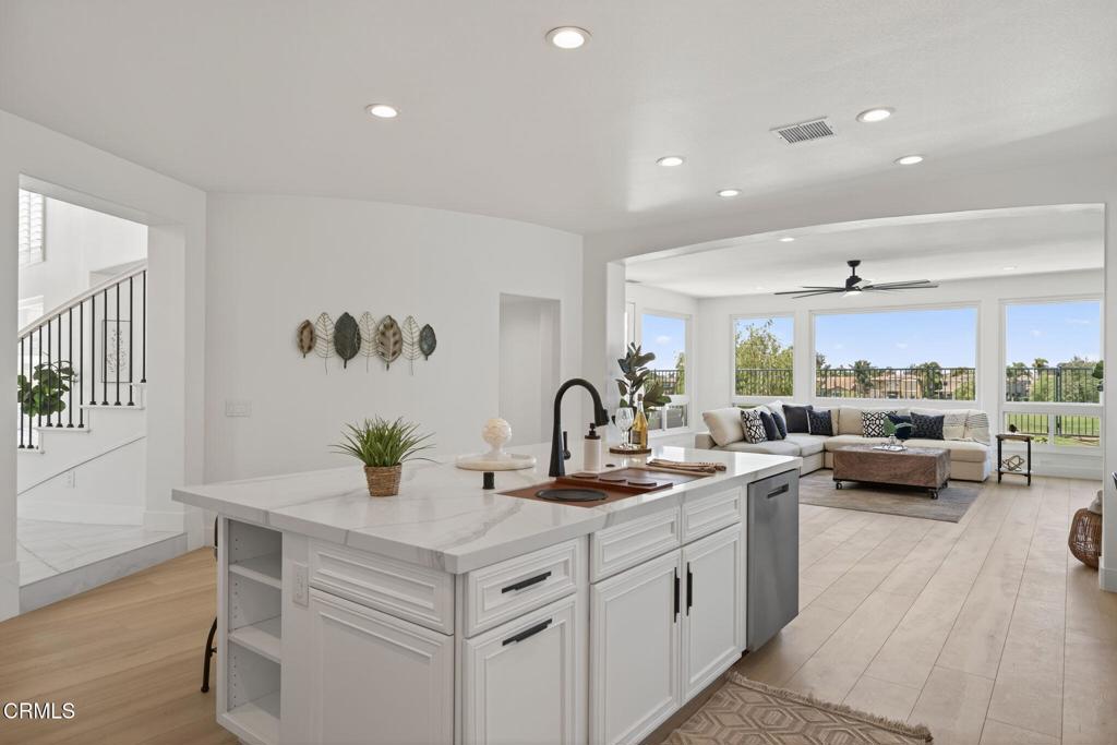 2967 Avenida De Autlan