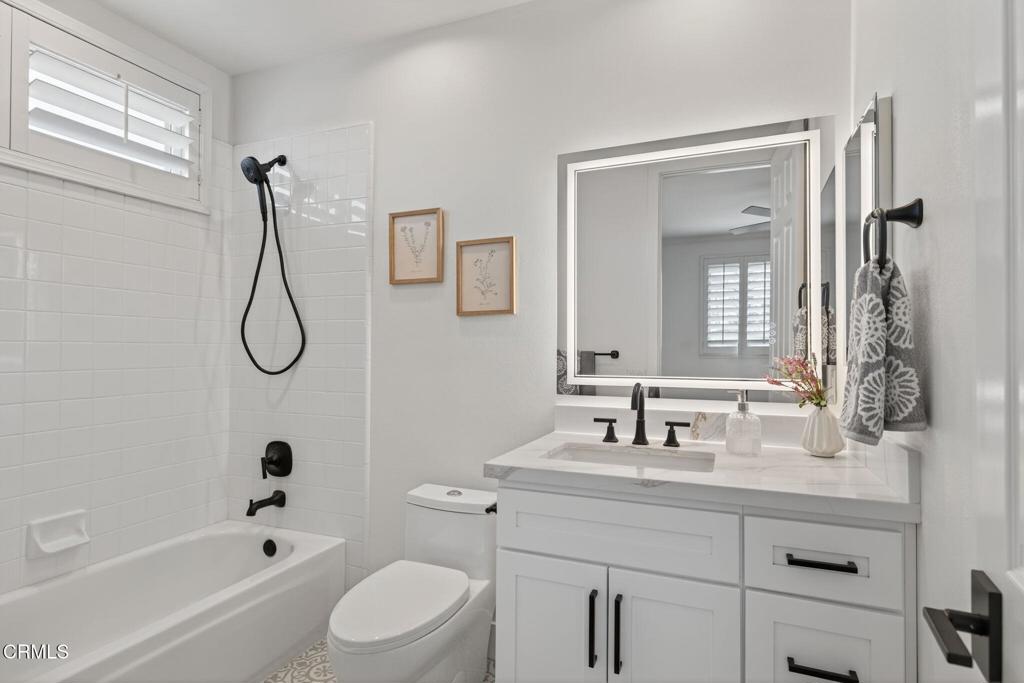 2967 Avenida De Autlan