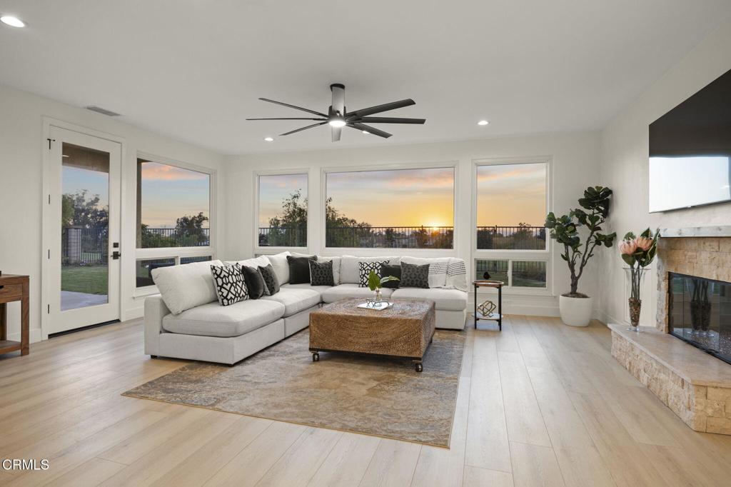 2967 Avenida De Autlan