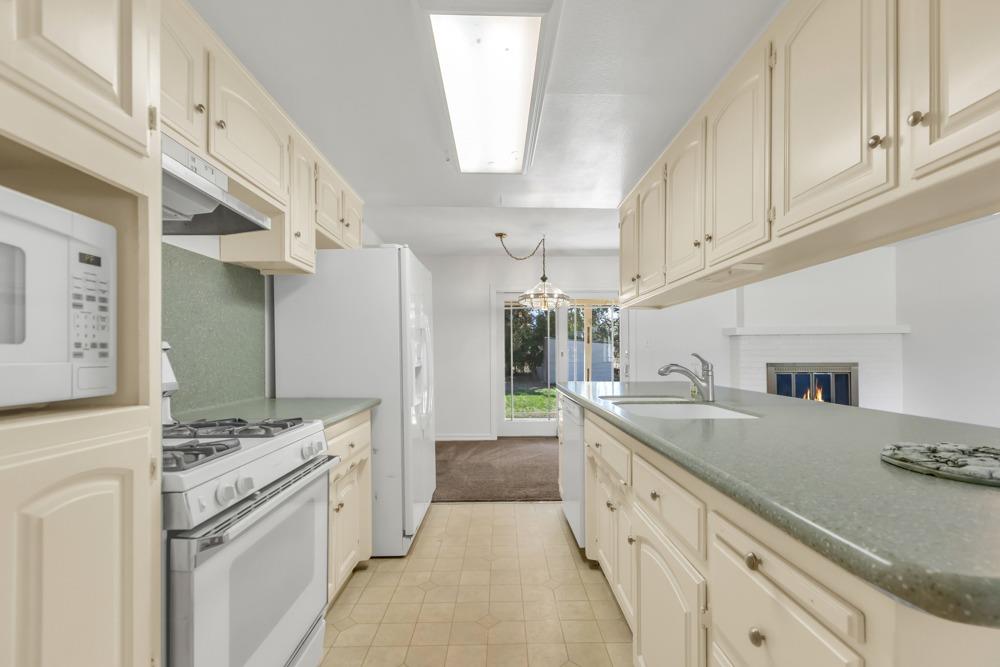 2515 Davis Road