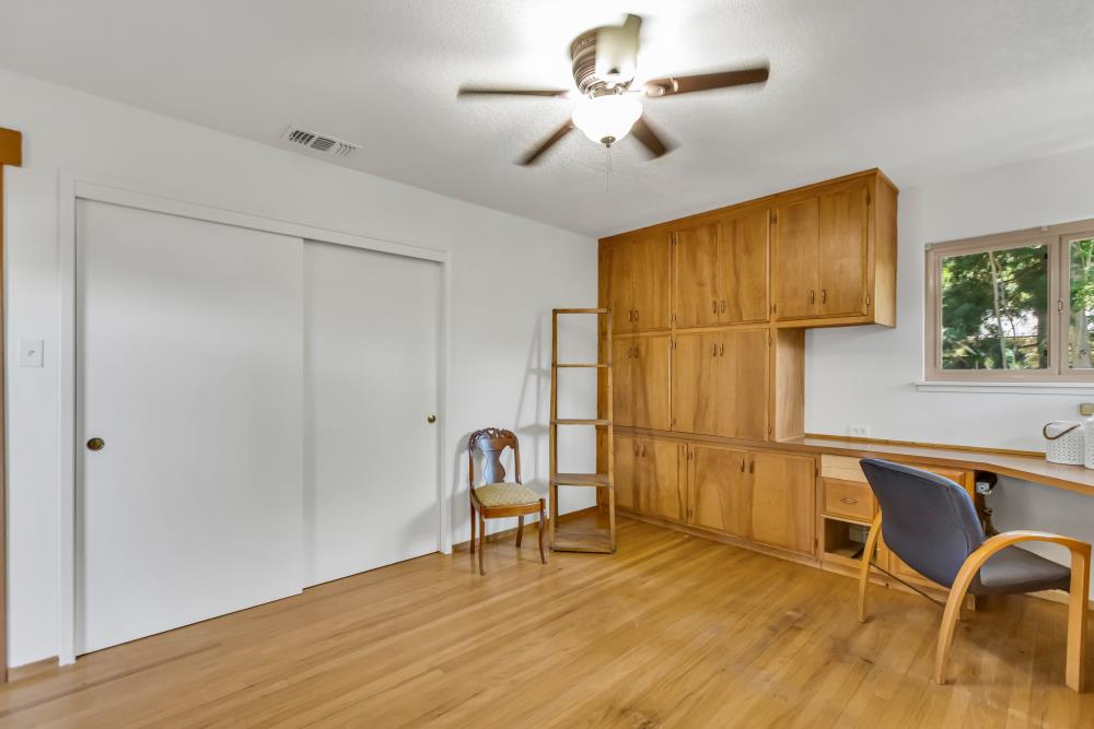 1813 Deerwood Circle