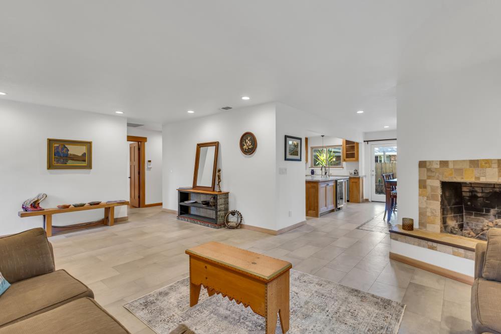 1813 Deerwood Circle