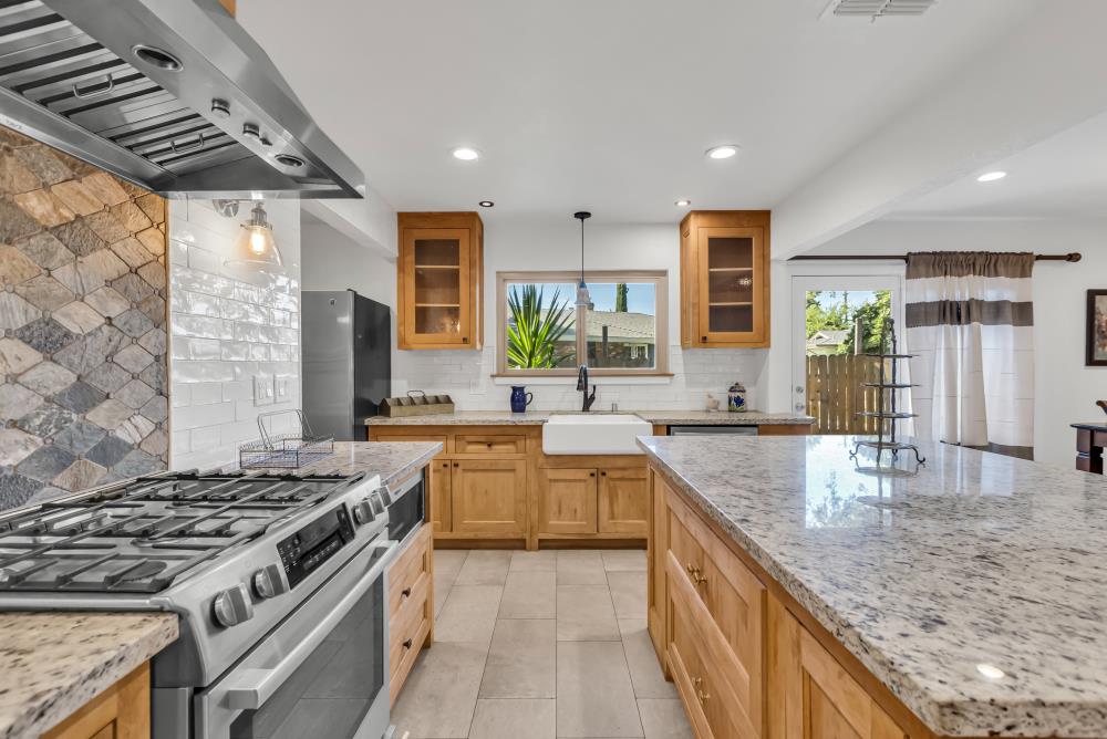 1813 Deerwood Circle