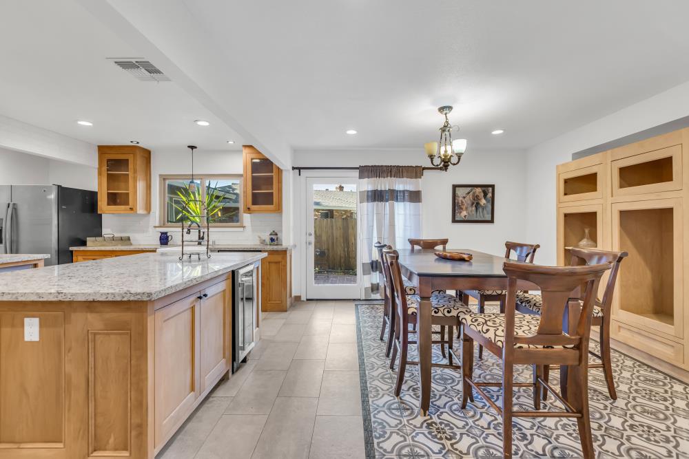 1813 Deerwood Circle