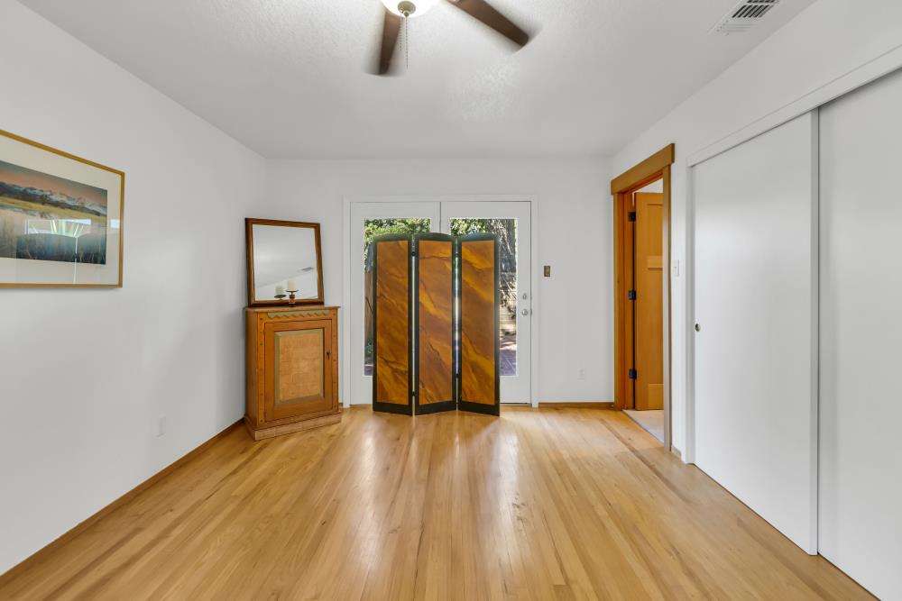 1813 Deerwood Circle