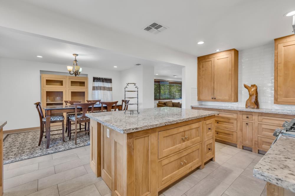1813 Deerwood Circle