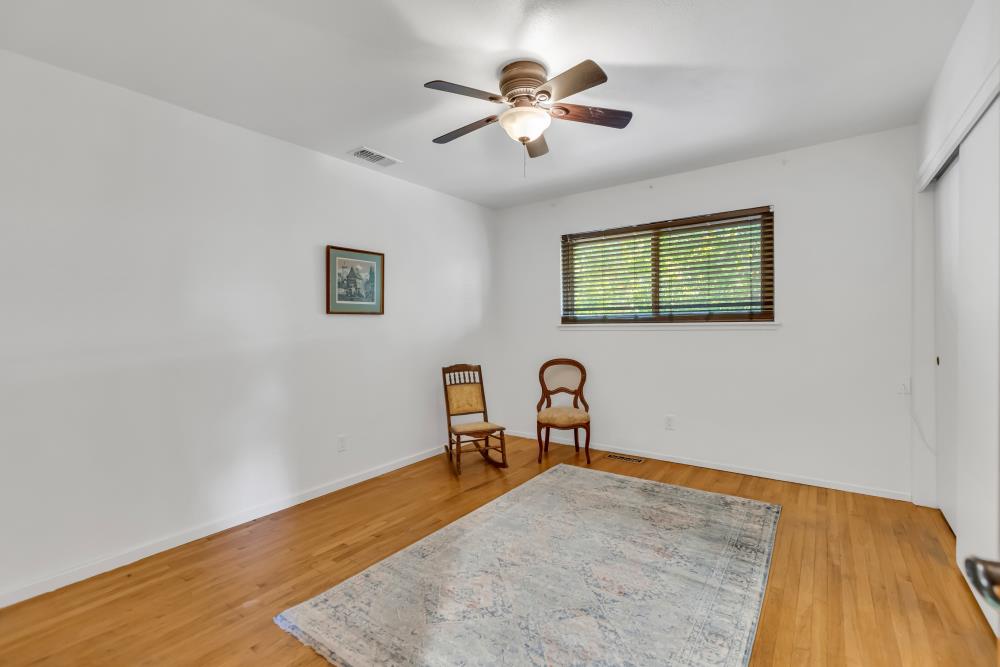1813 Deerwood Circle