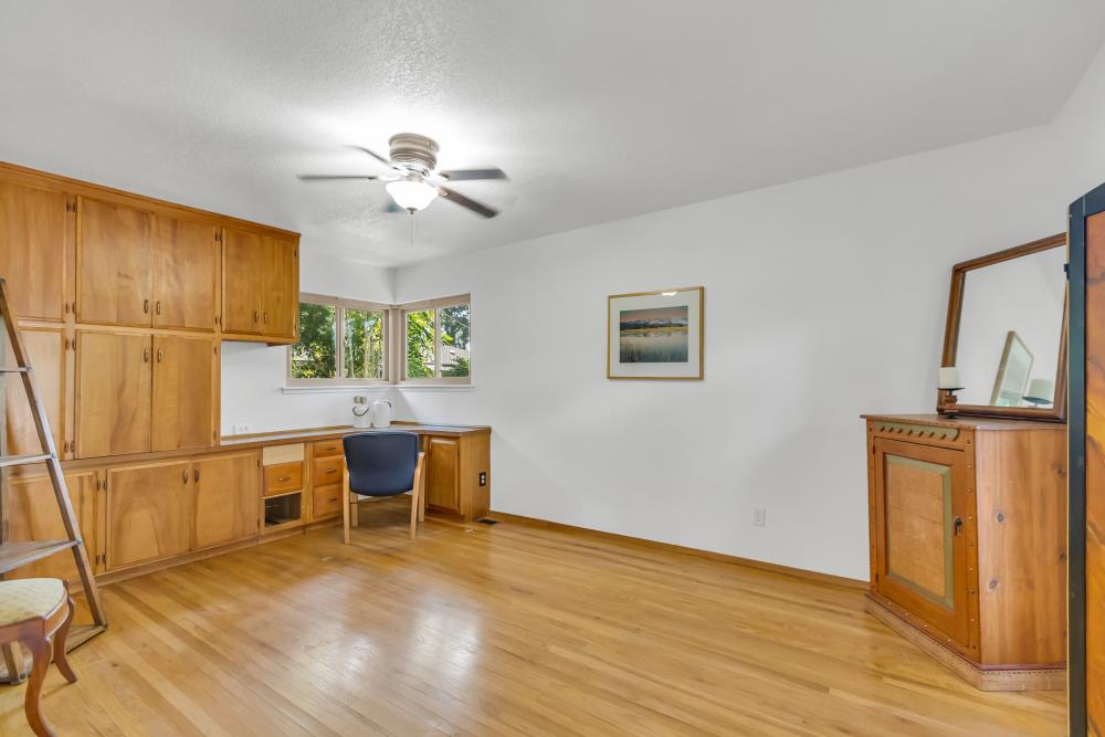 1813 Deerwood Circle