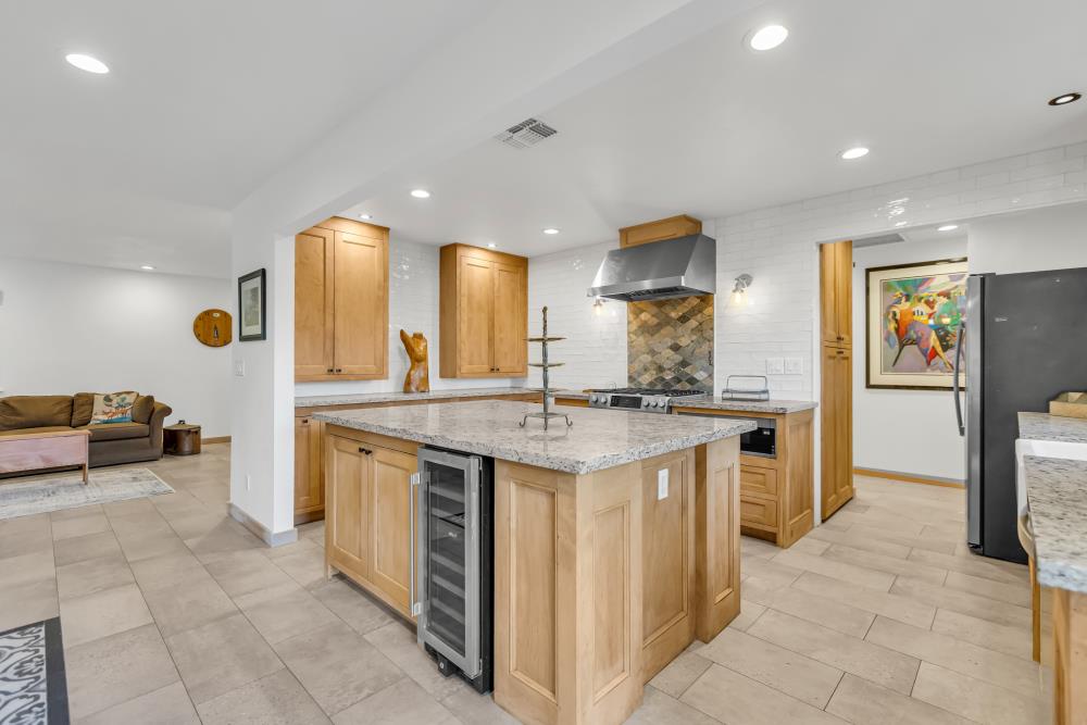 1813 Deerwood Circle