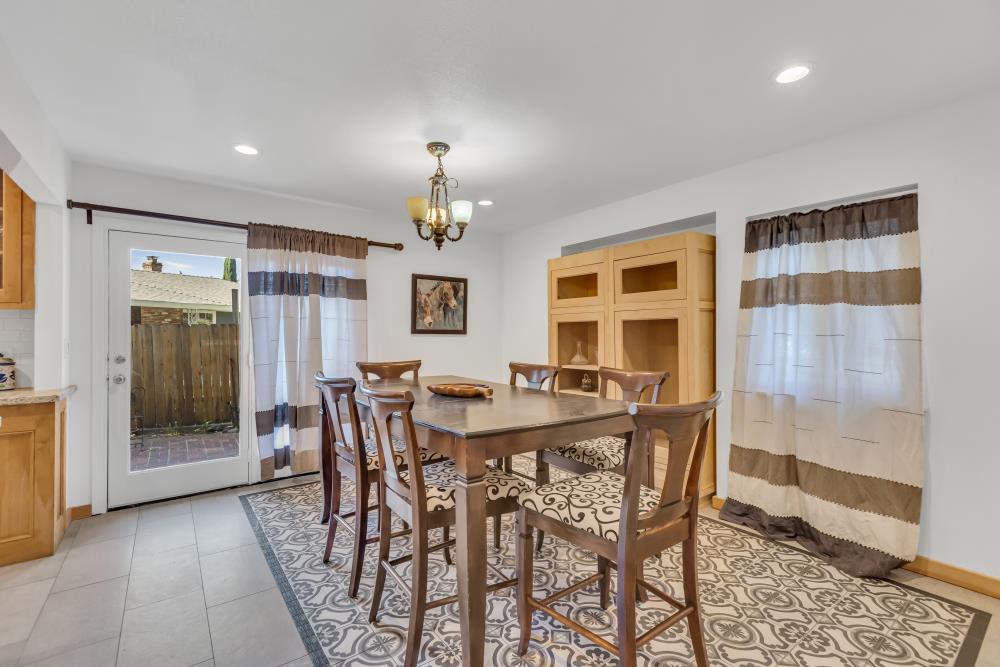 1813 Deerwood Circle