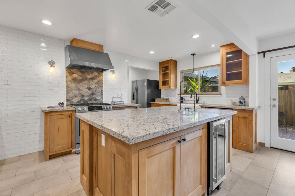 1813 Deerwood Circle