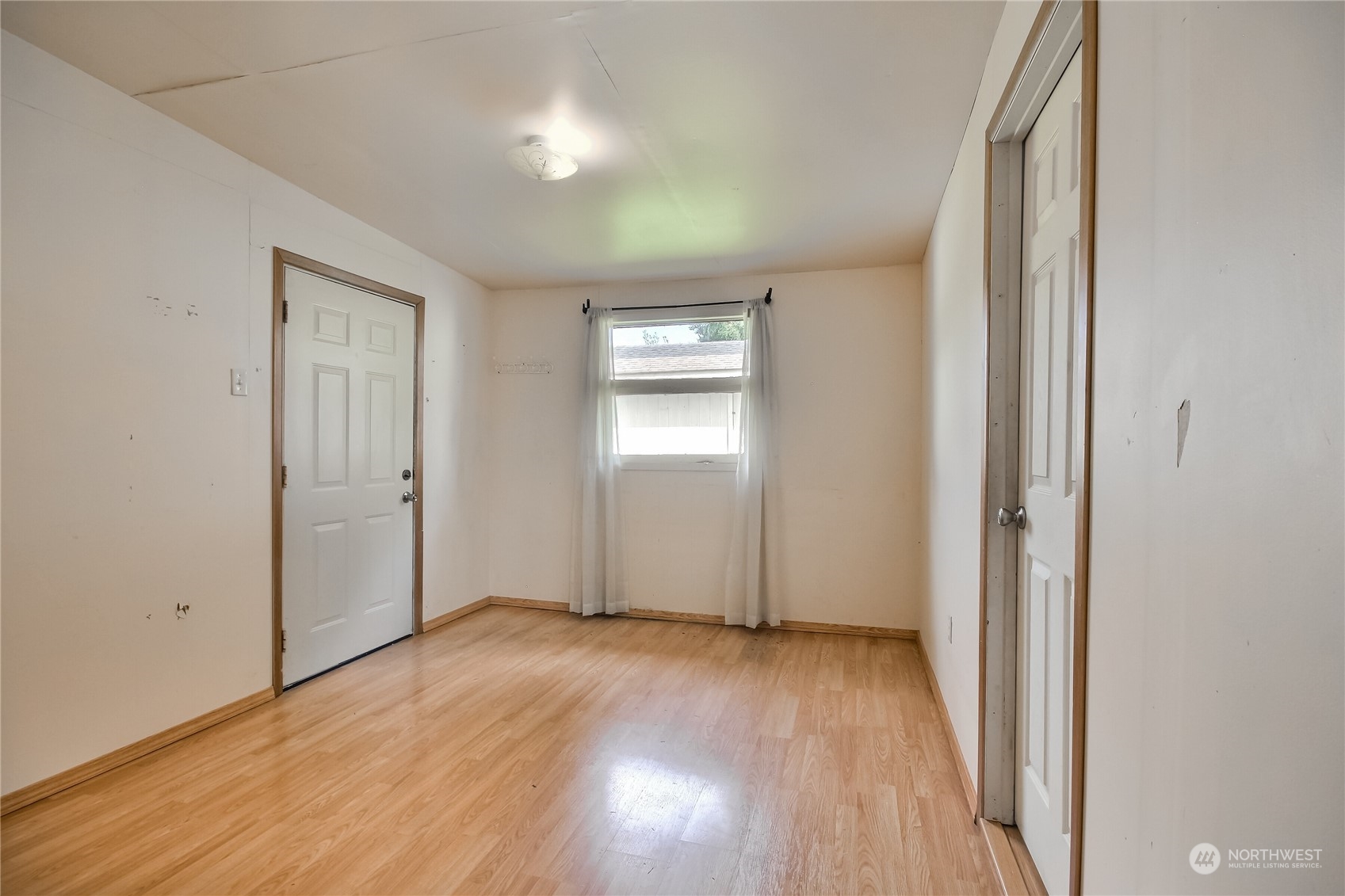 2512 NE Barnett Street