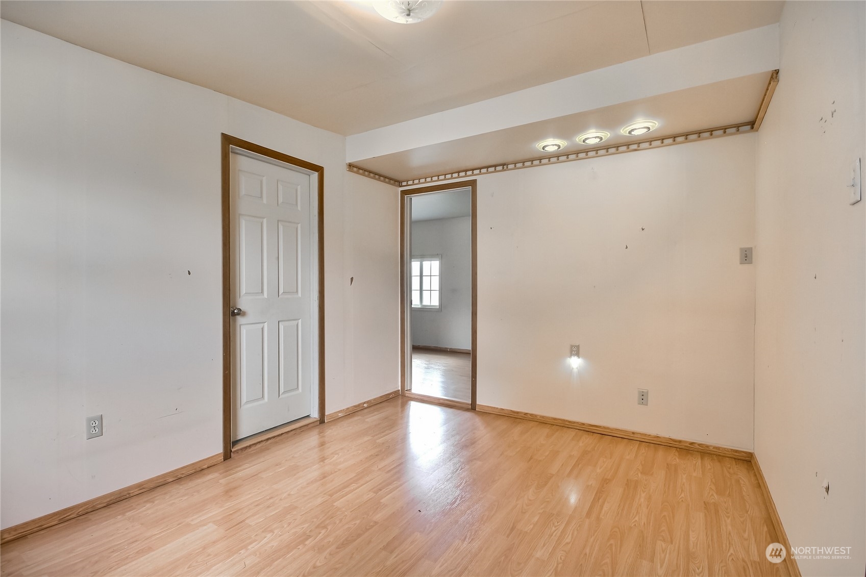 2512 NE Barnett Street