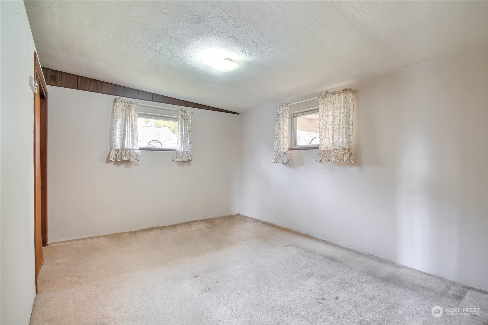 2512 NE Barnett Street