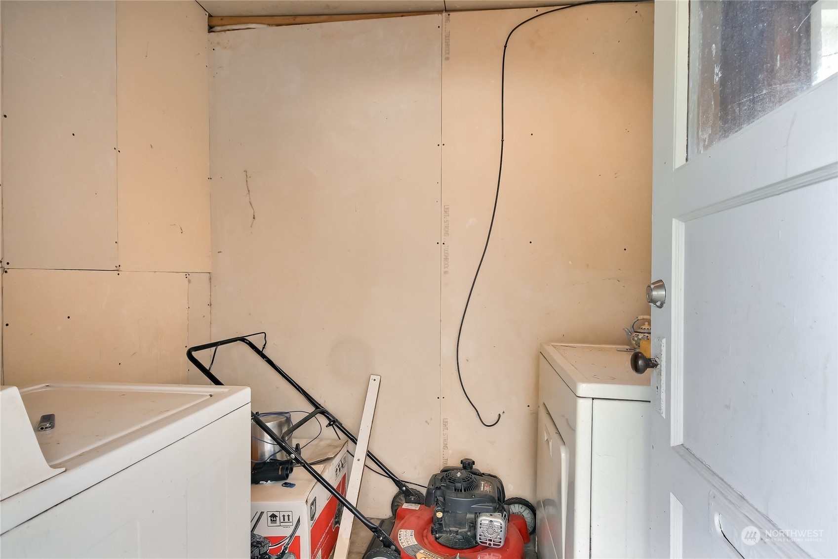 2512 NE Barnett Street