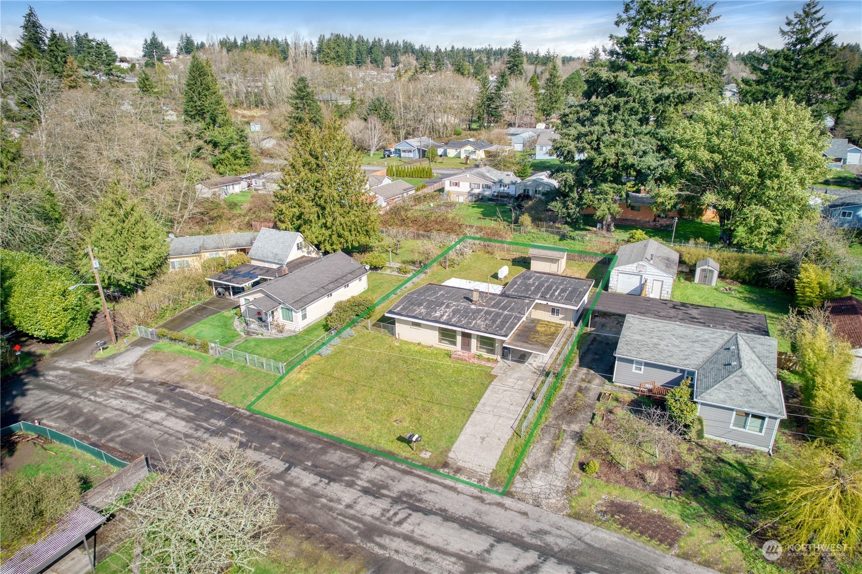 2512 NE Barnett Street