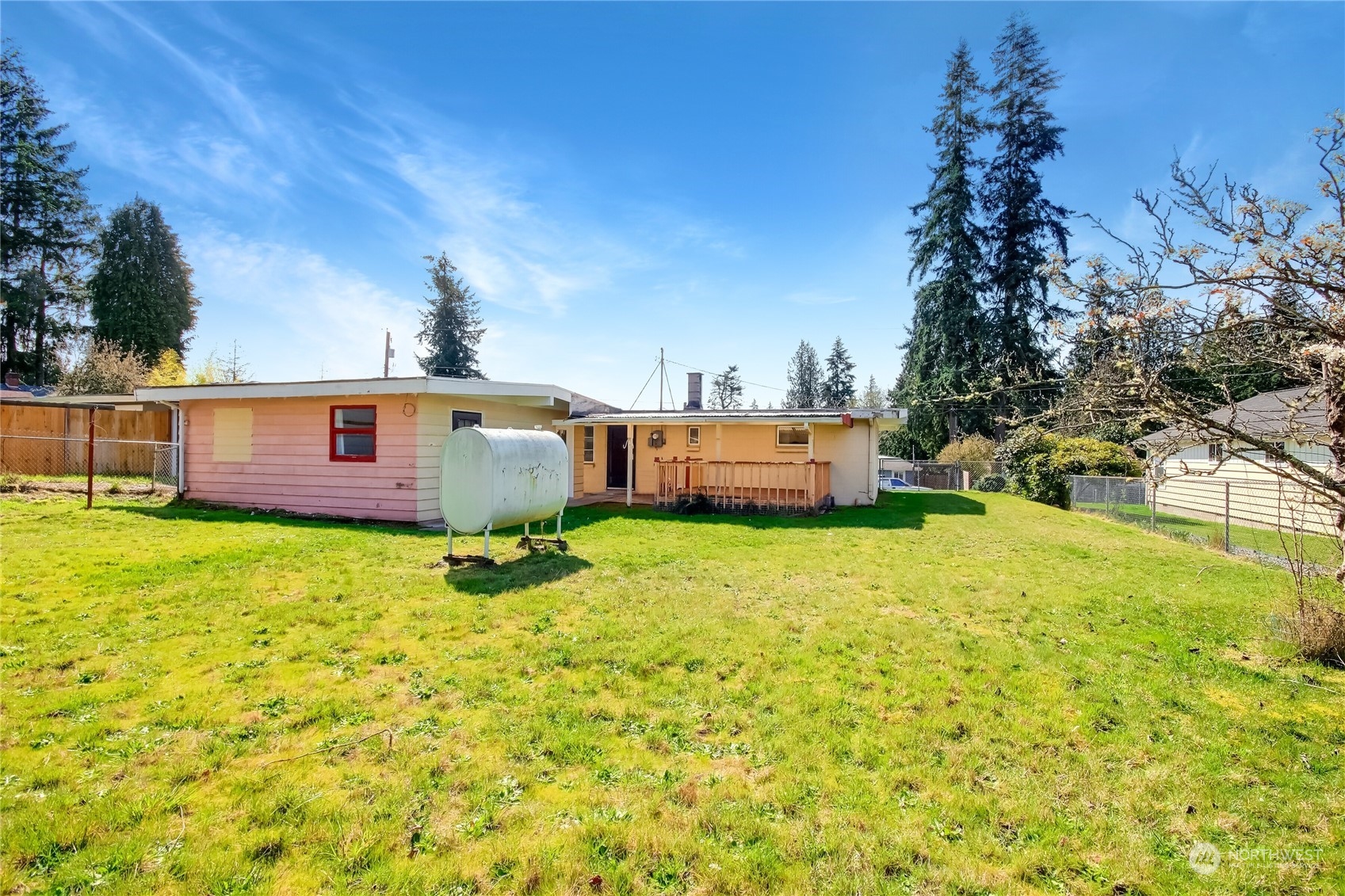 2512 NE Barnett Street