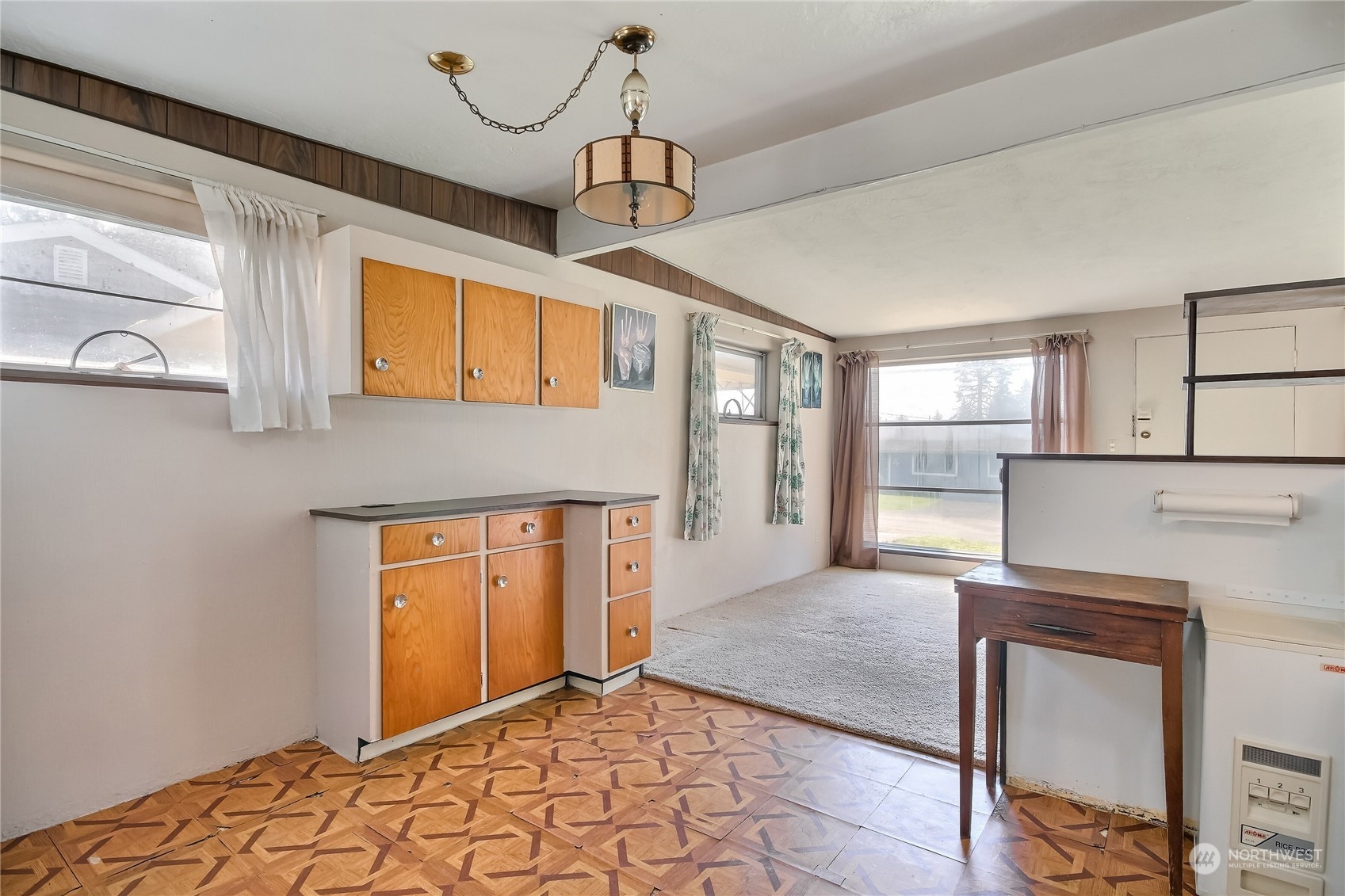 2512 NE Barnett Street