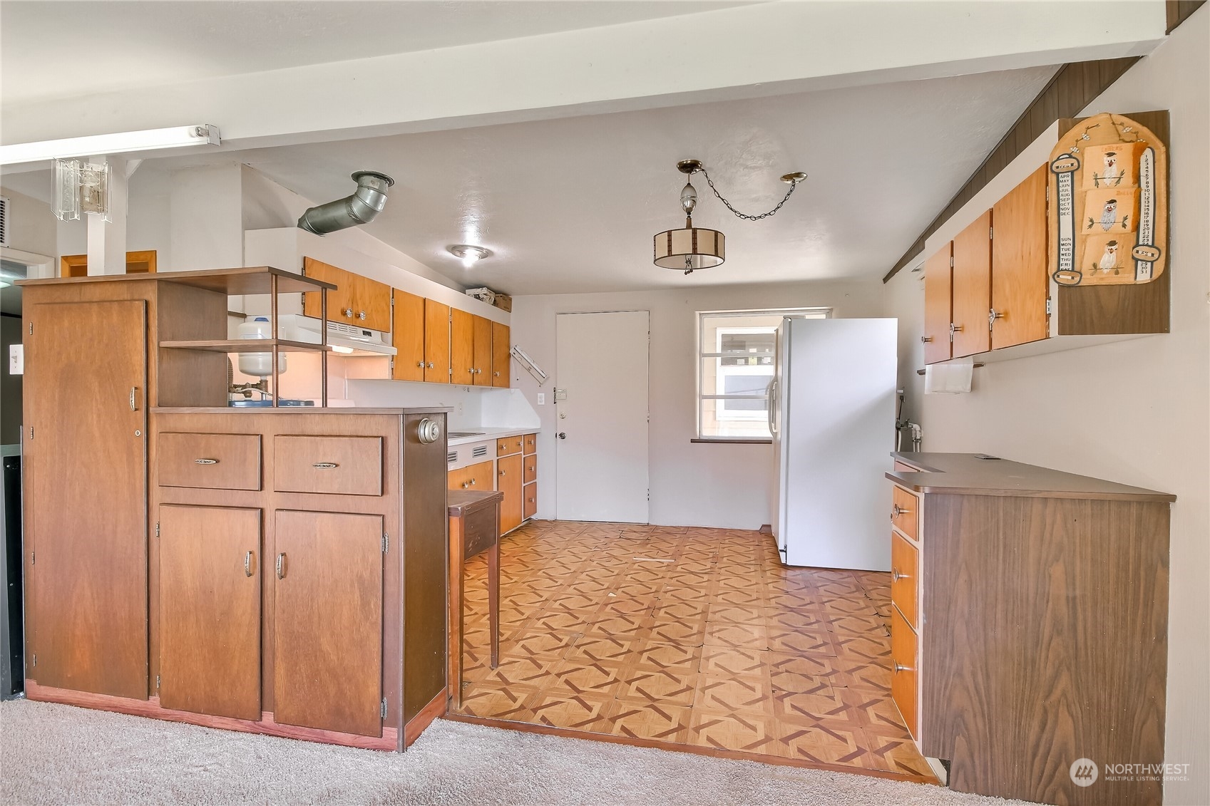 2512 NE Barnett Street