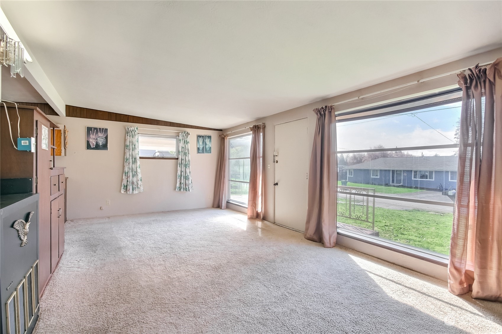 2512 NE Barnett Street