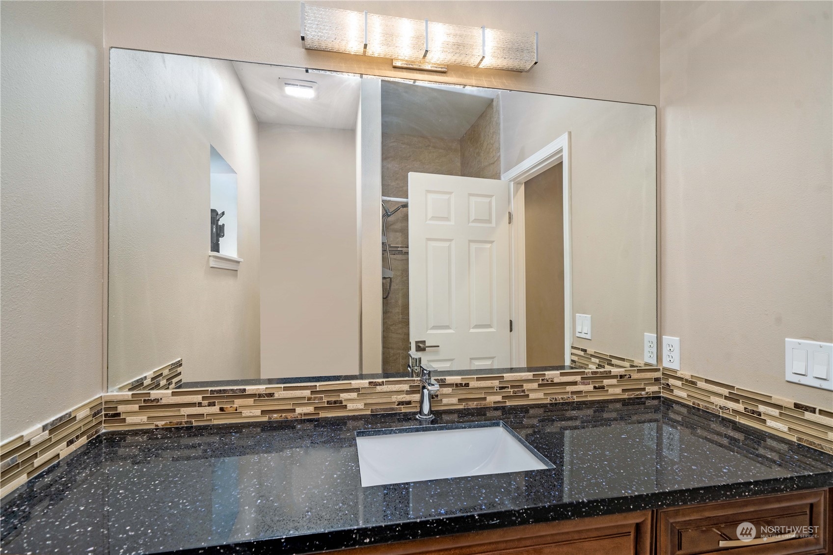 19410 6th Avenue S, -2150