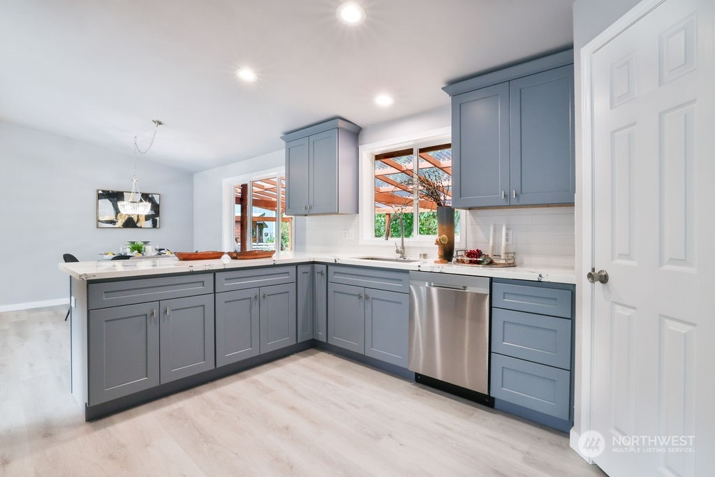 11826 Military Road S