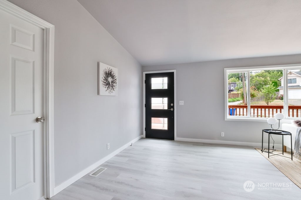 11826 Military Road S