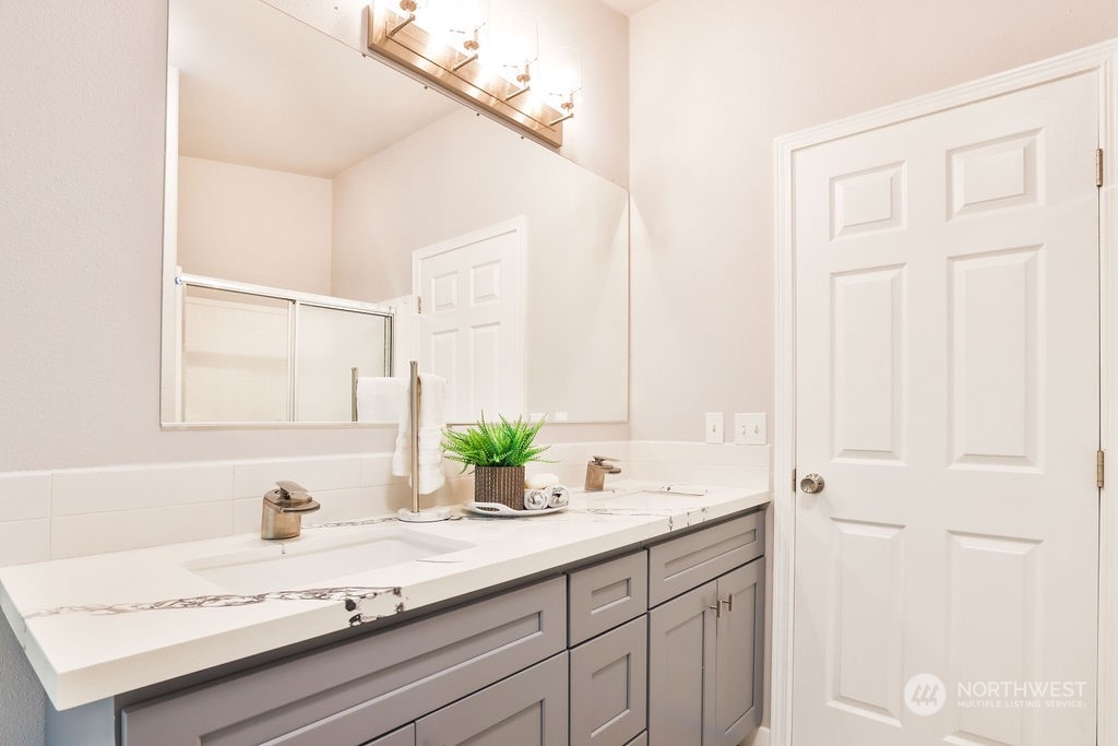 11826 Military Road S