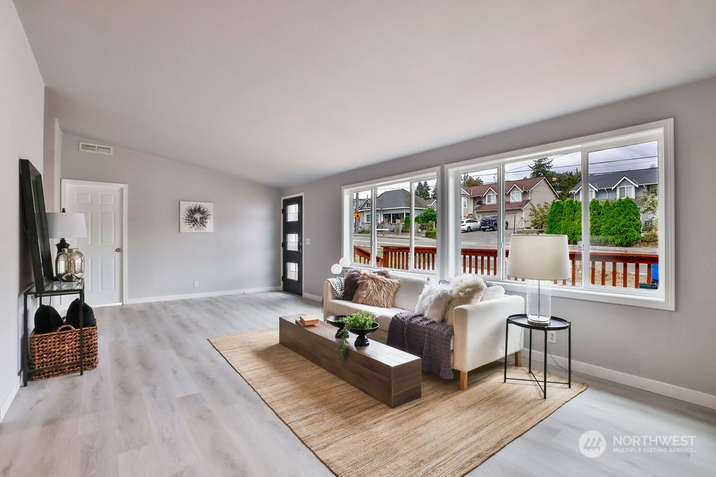 11826 Military Road S