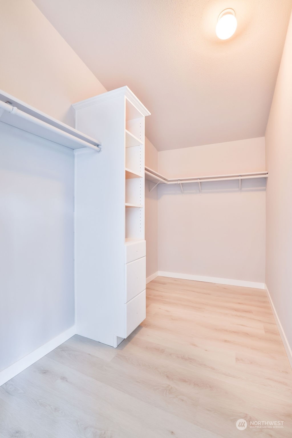 11826 Military Road S