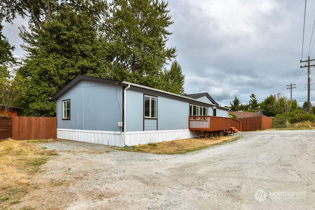 11826 Military Road S